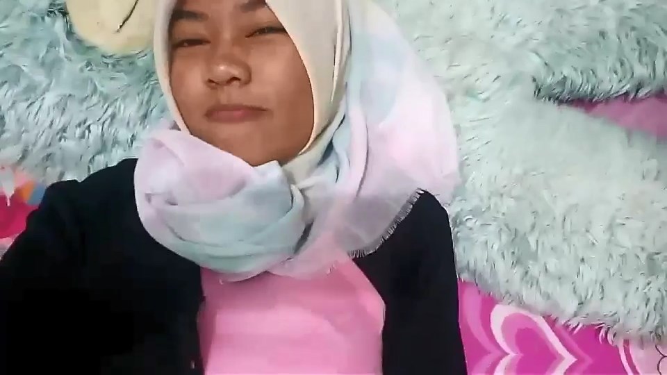 Nonton Bokep Jilbab Putih Muslim Colmek Enak Igodesu