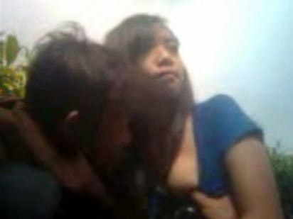Sex Cewek SMP Mesum di Taman Terbaru | INDO18.COM
